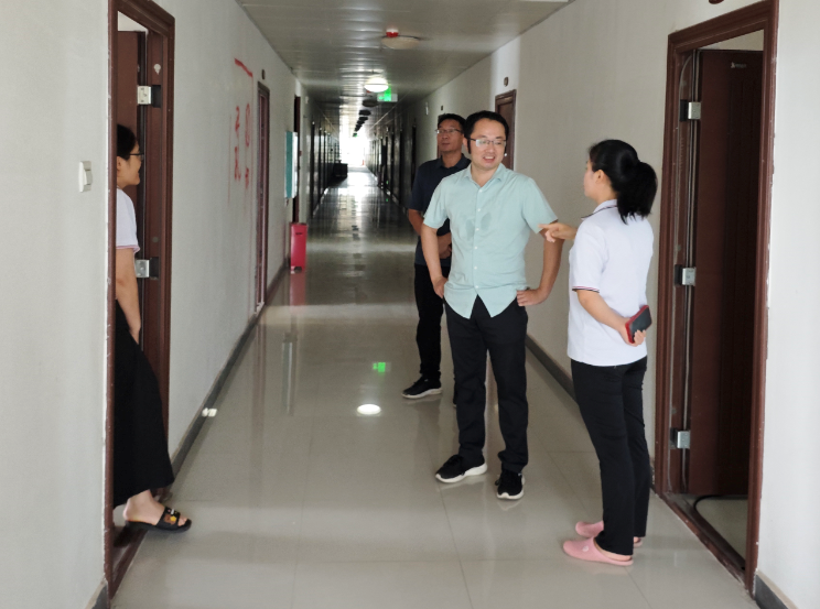 市中小企业科技创新孵化服务中心开展防御台风巡检